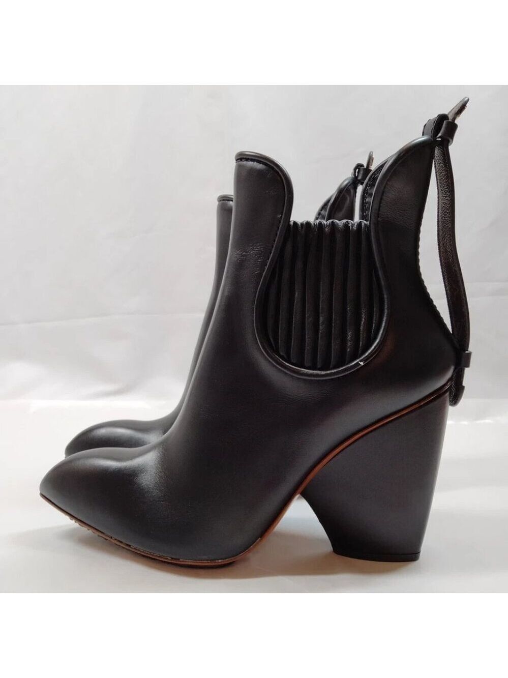 Louis Vuitton Boots Women Black Leather (calf) 410-053025